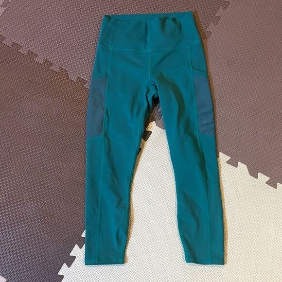 Fabletics Cropped Leggings - Picture 2 of 7